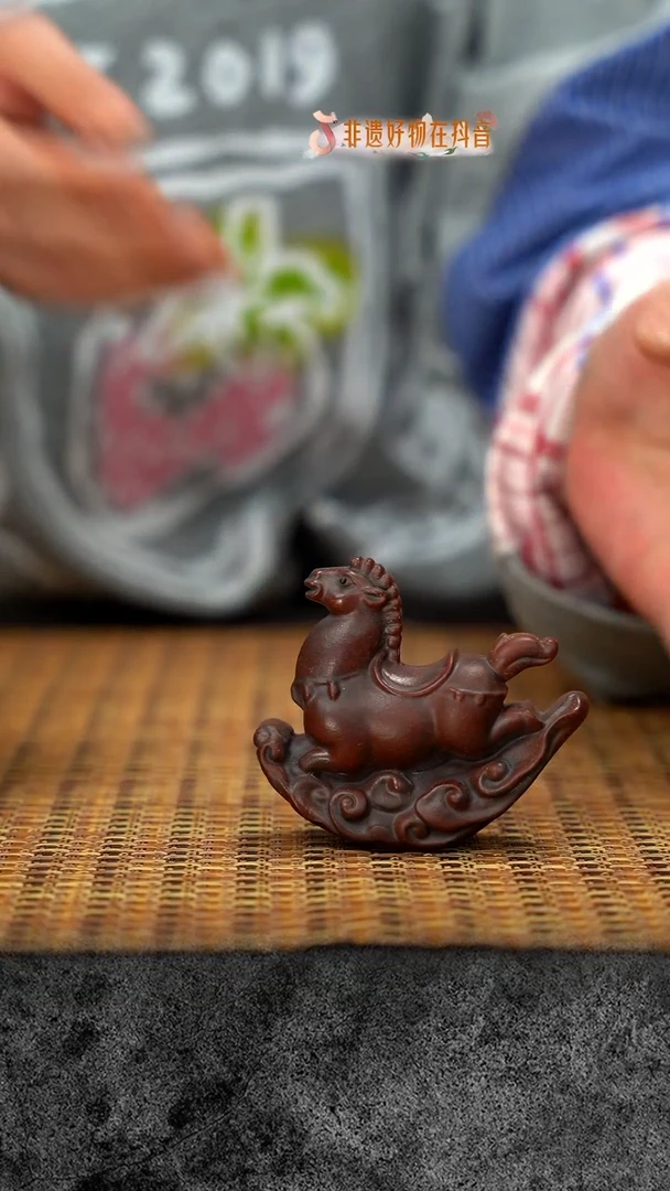 茶壶紫砂紫砂 宜兴紫砂  马踏飞燕