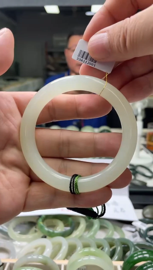 【闪购商品】和田玉手镯未镶嵌编码2001 圈口60-61