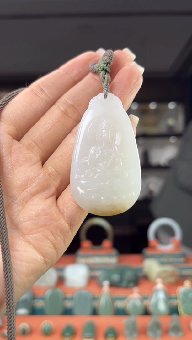 颈饰未镶嵌和田玉佩佩