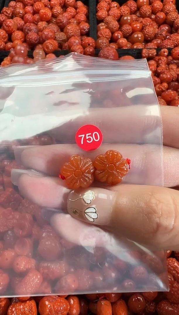 颈饰未镶嵌南红玛瑙1