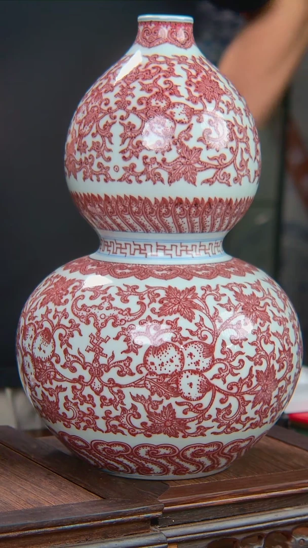 央博文化交流瓷器釉里红葫芦瓶