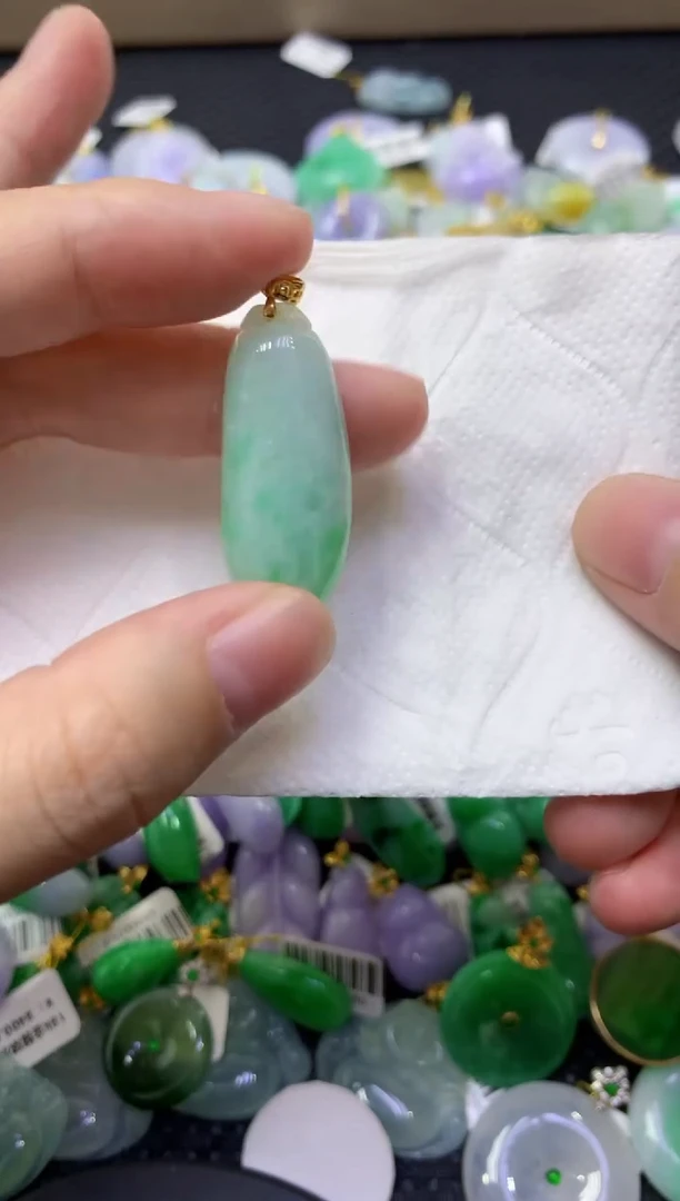 颈饰未镶嵌翡翠天然缅甸翡翠A货