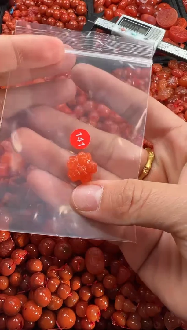 【闪购商品】南红玛瑙颈饰未镶嵌1