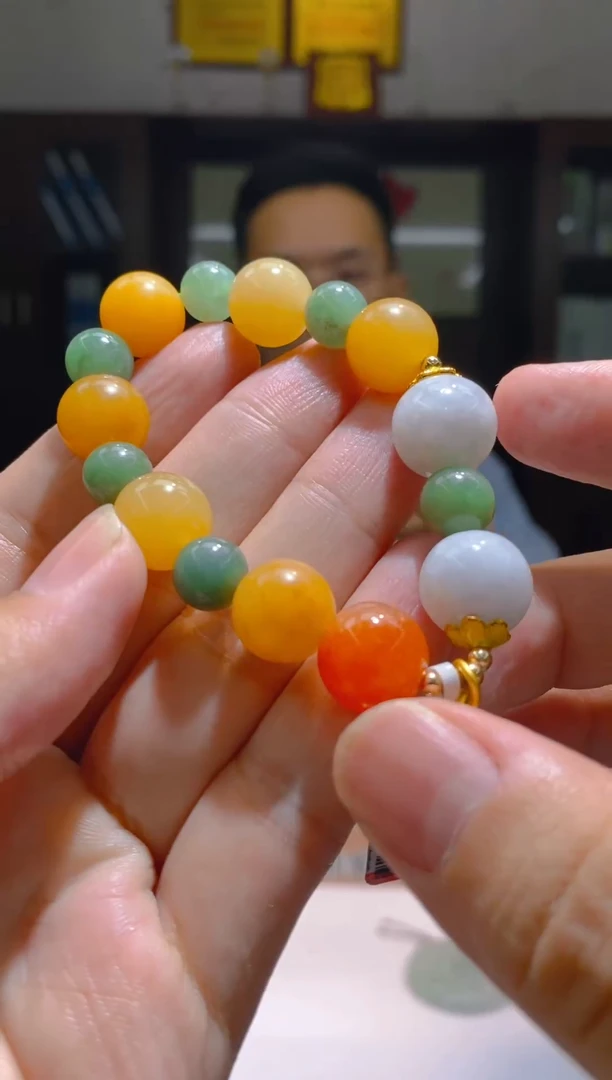 翡翠未镶嵌颈饰LL0526004