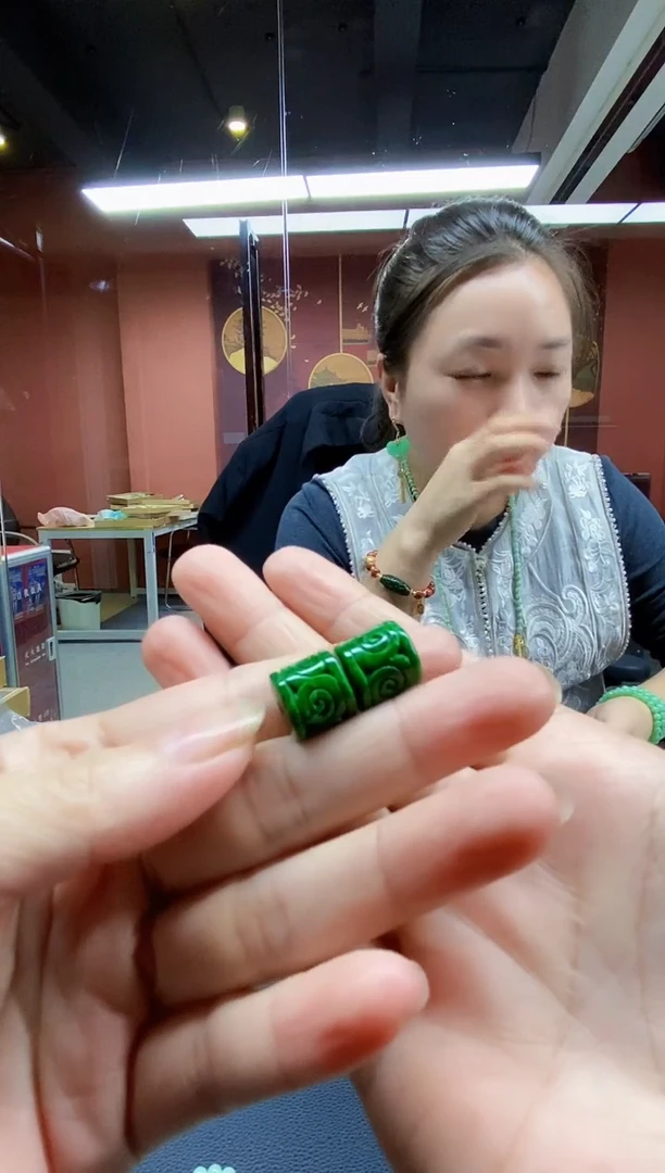 颈饰未镶嵌翡翠吊坠lj