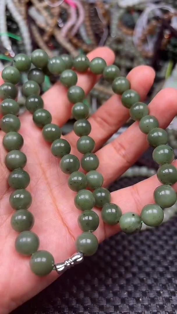 和田玉未镶嵌颈饰1