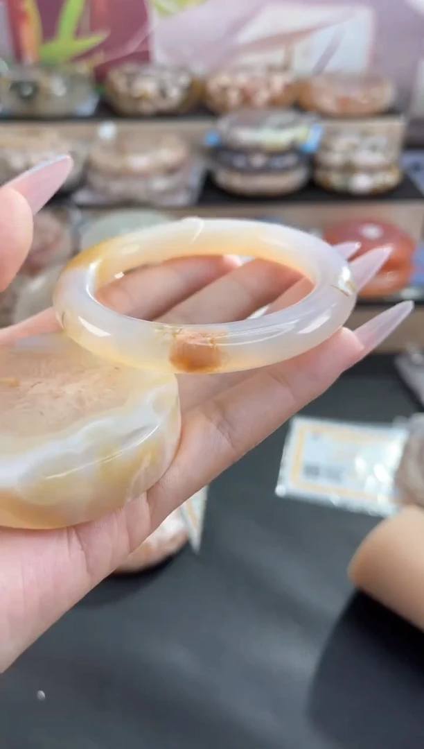 未镶嵌手镯石英质玉53