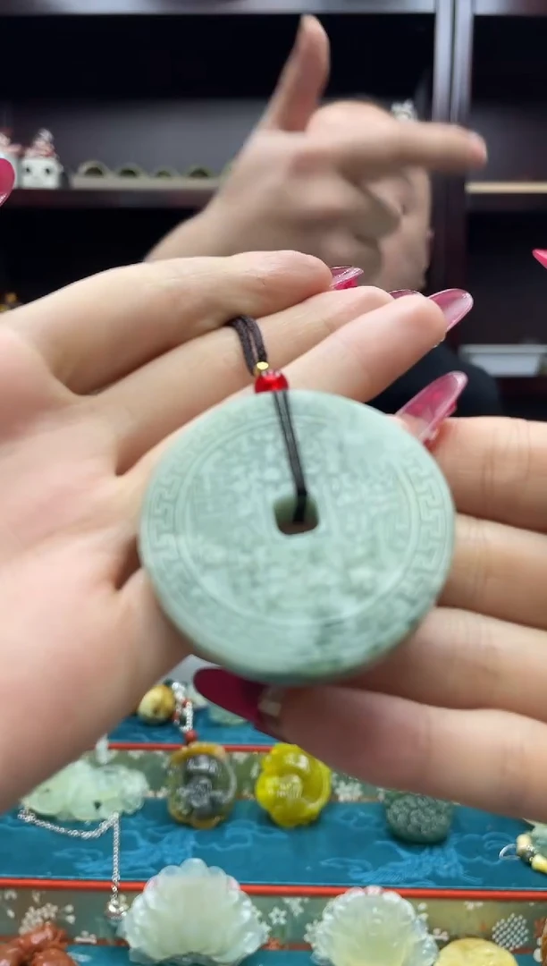 未镶嵌岫玉吊坠·