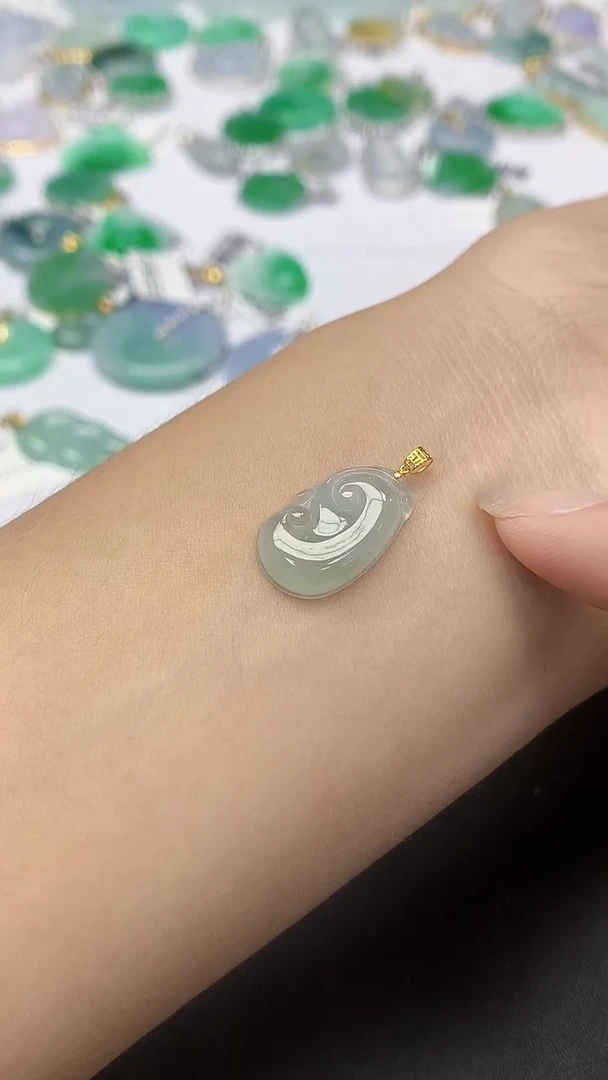 翡翠未镶嵌颈饰天然缅甸a货翡翠