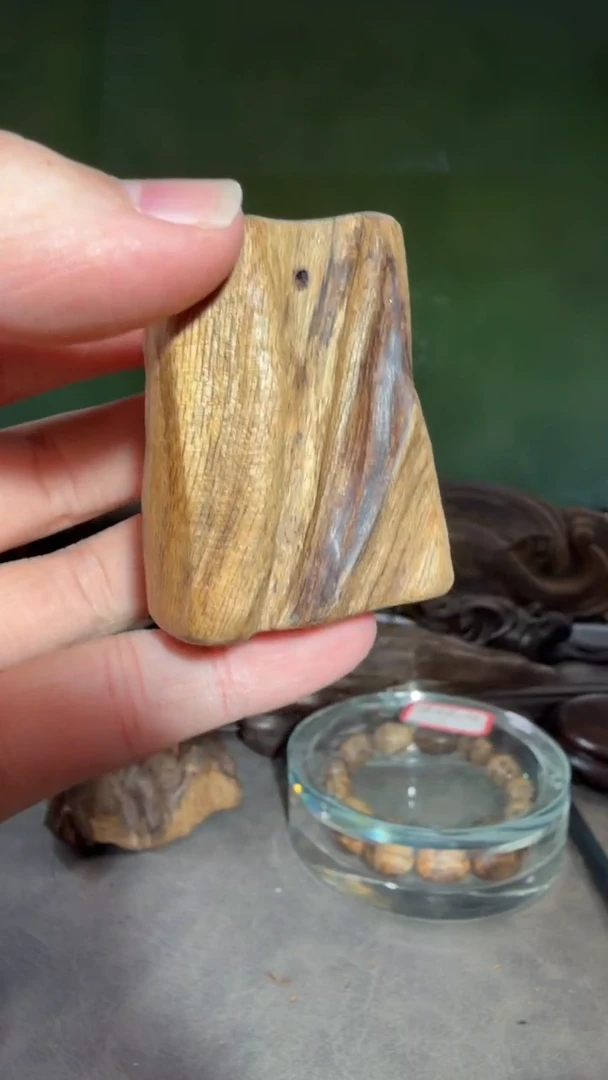 沉香吊坠多样性发一