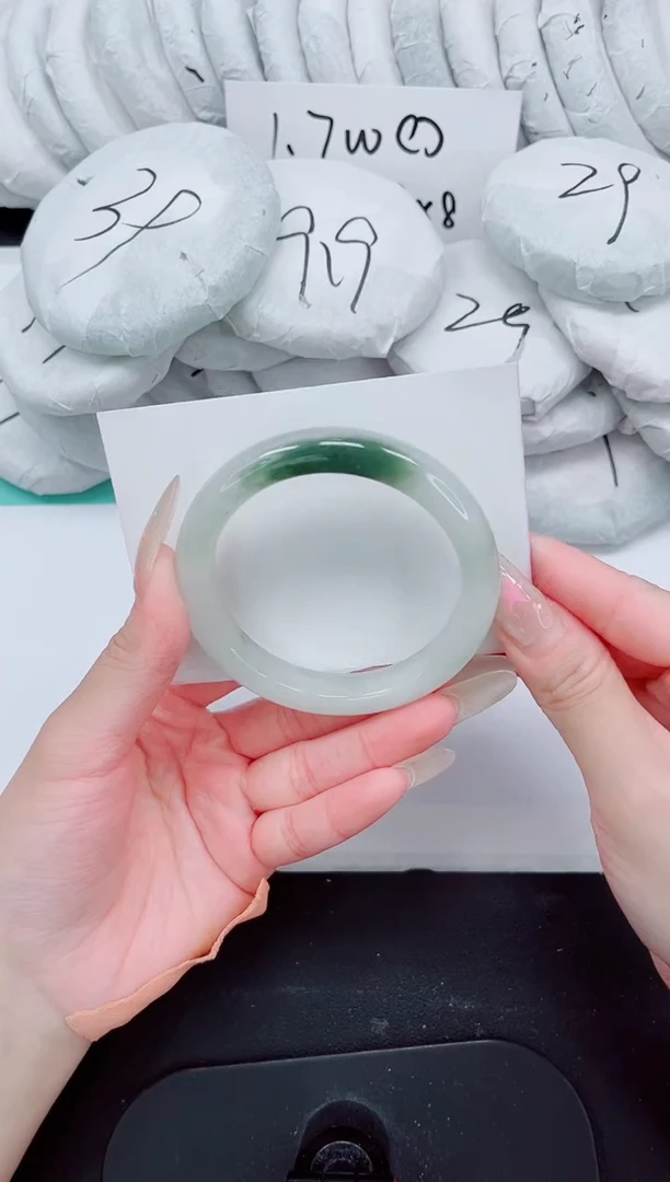 石英质玉手镯未镶嵌60-56