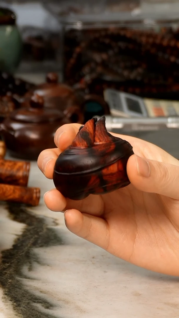 檀香紫檀（小叶紫檀）e**c印度小叶紫檀荸荠手把件