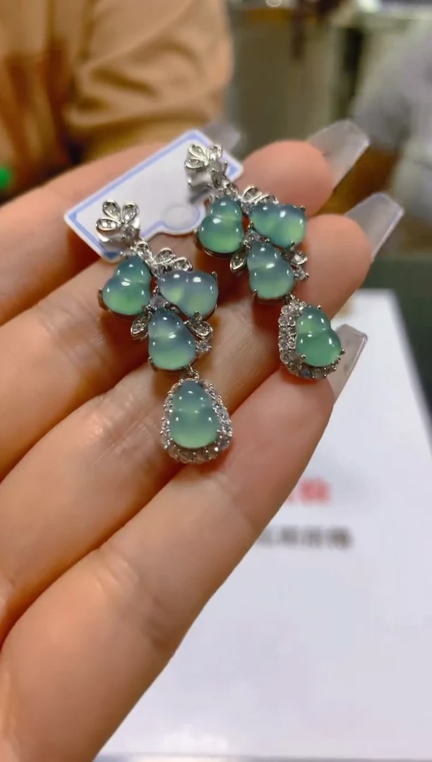 未镶嵌翡翠耳饰多样性发一