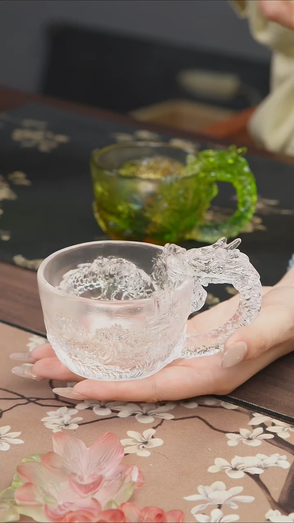 手工艺品琉璃白色龙杯