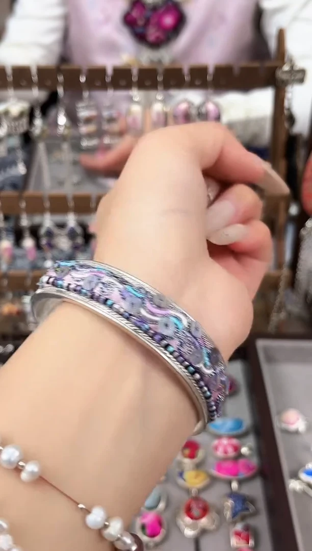 织绣民族风非遗老绣苗银饰品189