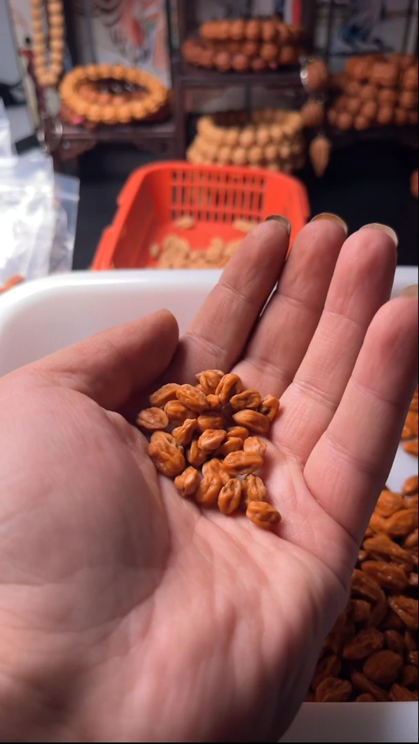 桃核手串摩****?小核桃