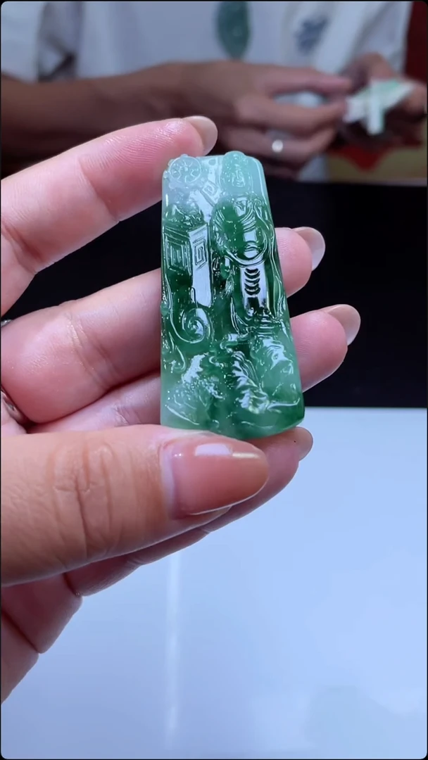 定制翡翠未镶嵌人物