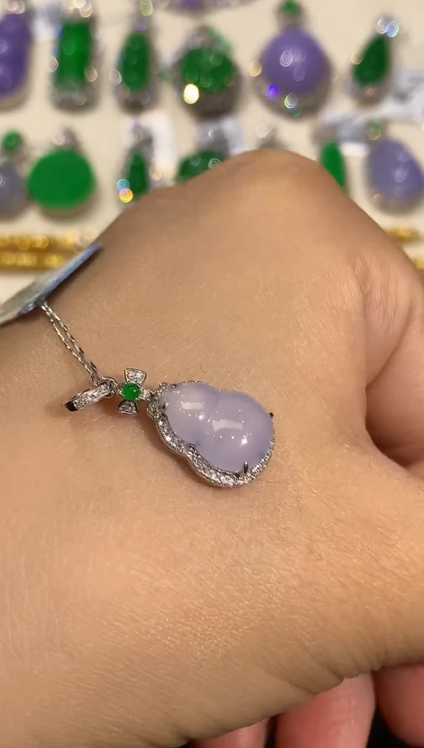 吊坠(不含链)18K金镶嵌翡翠多样性发其一