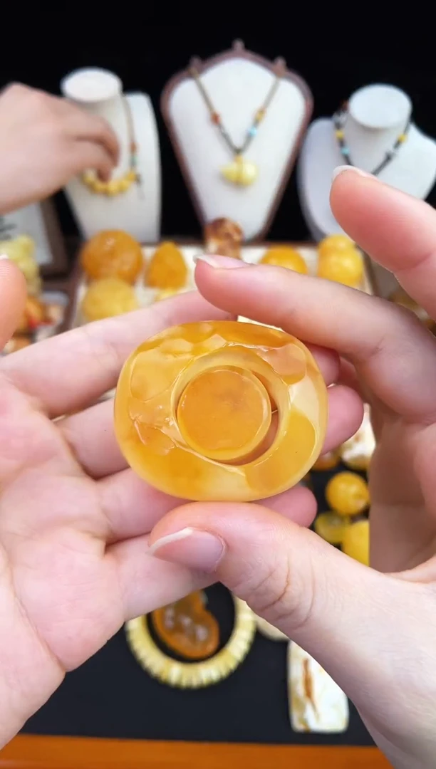 琥珀未镶嵌珠宝奇石柒月