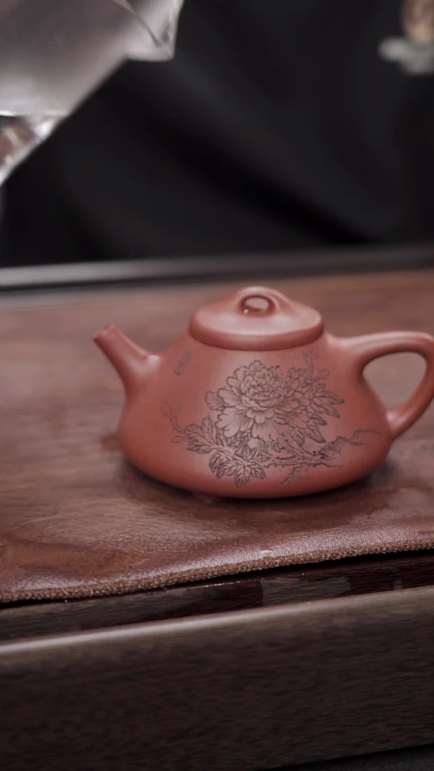 【闪购商品】原矿红皮龙 子冶石瓢 180cc 牡丹