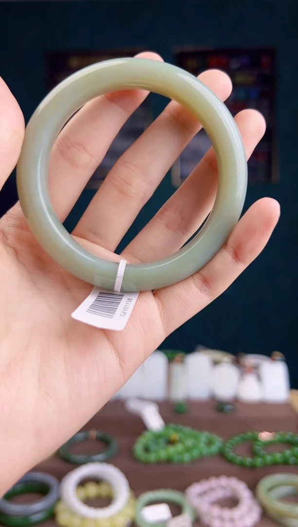 和田玉手镯未镶嵌多样性发货 拍一单发一个57