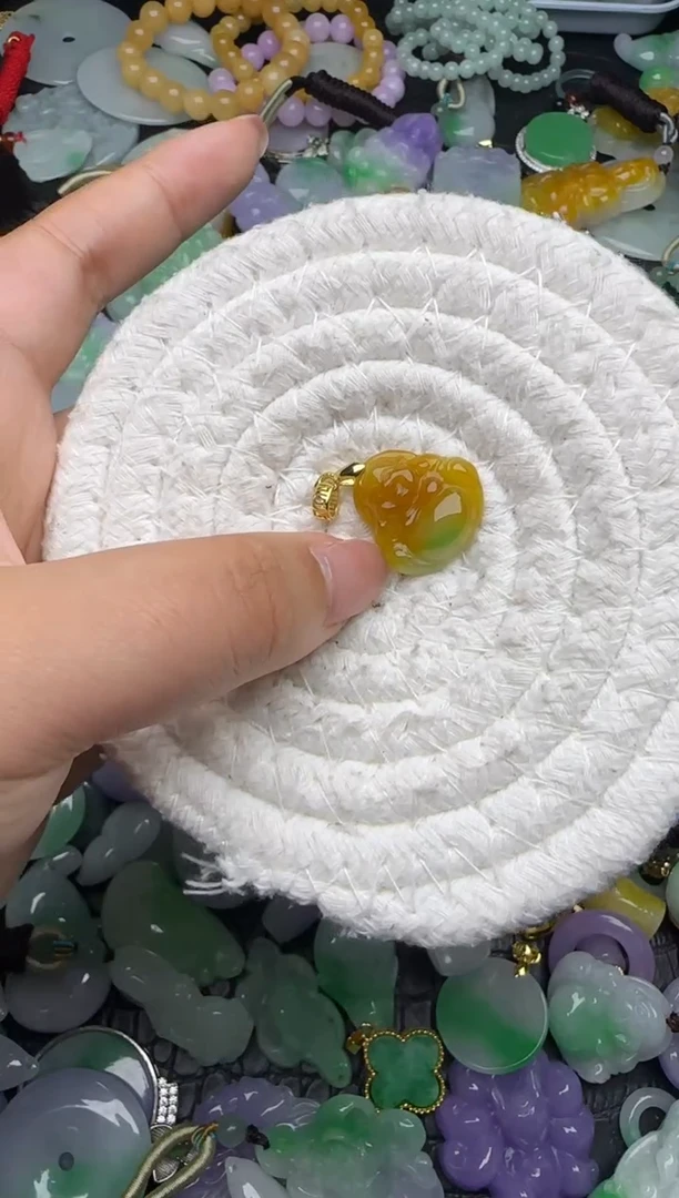 颈饰未镶嵌翡翠缅甸翡翠吊坠