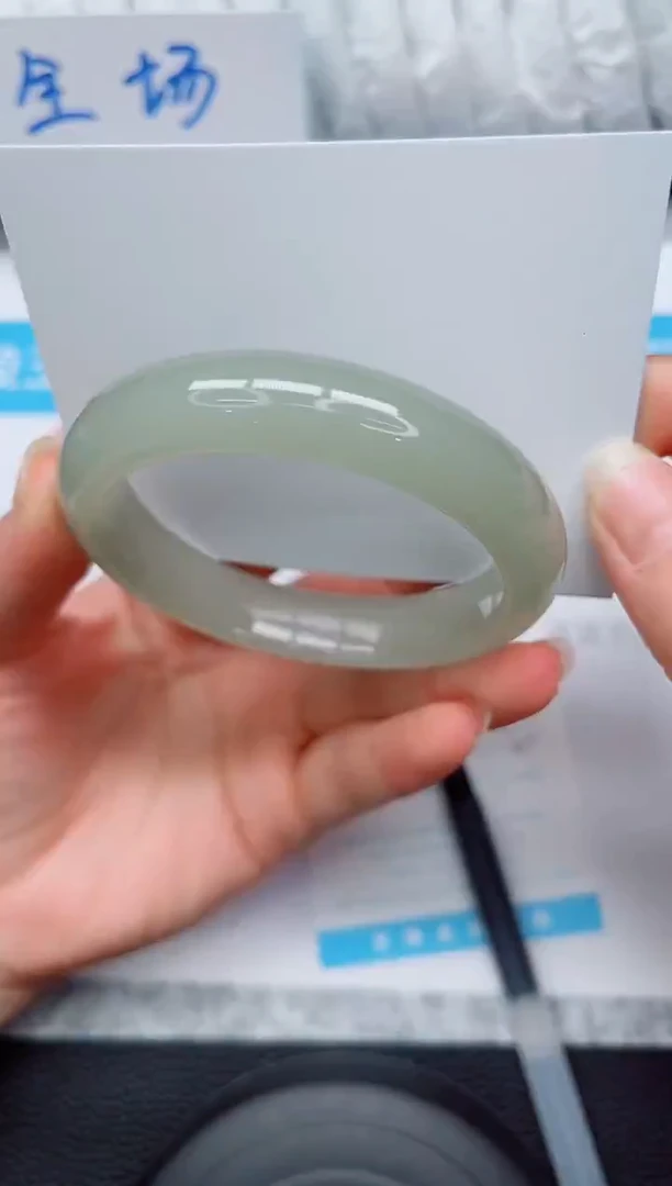 未镶嵌手镯石英质玉235-60