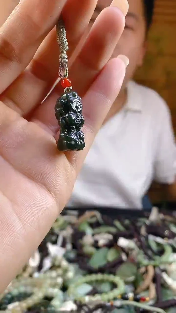 和田玉未镶嵌颈饰多样性发货，拍一发一