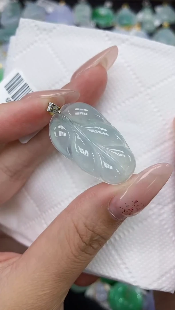 颈饰18K金镶嵌翡翠1111111111