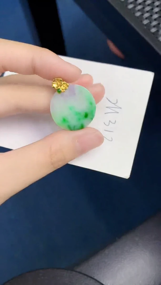 翡翠未镶嵌颈饰天然翡翠緬甸A貨