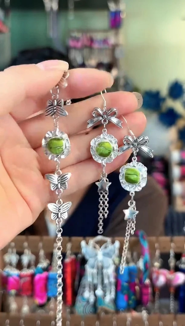 彩云南阁非遗老绣饰品518*