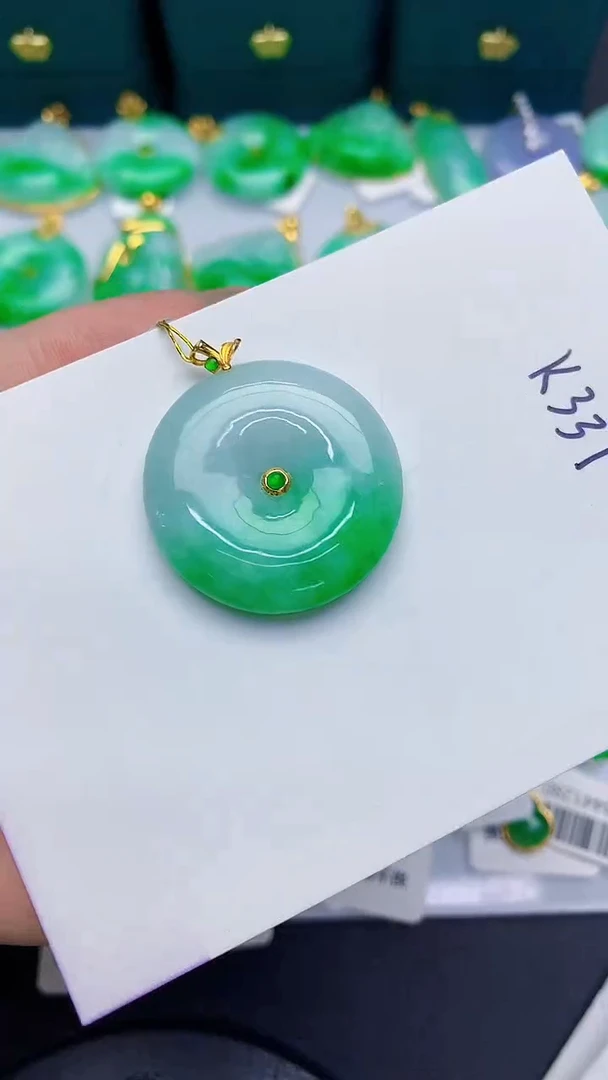 颈饰18K金镶嵌翡翠缅甸天然翡翠A货