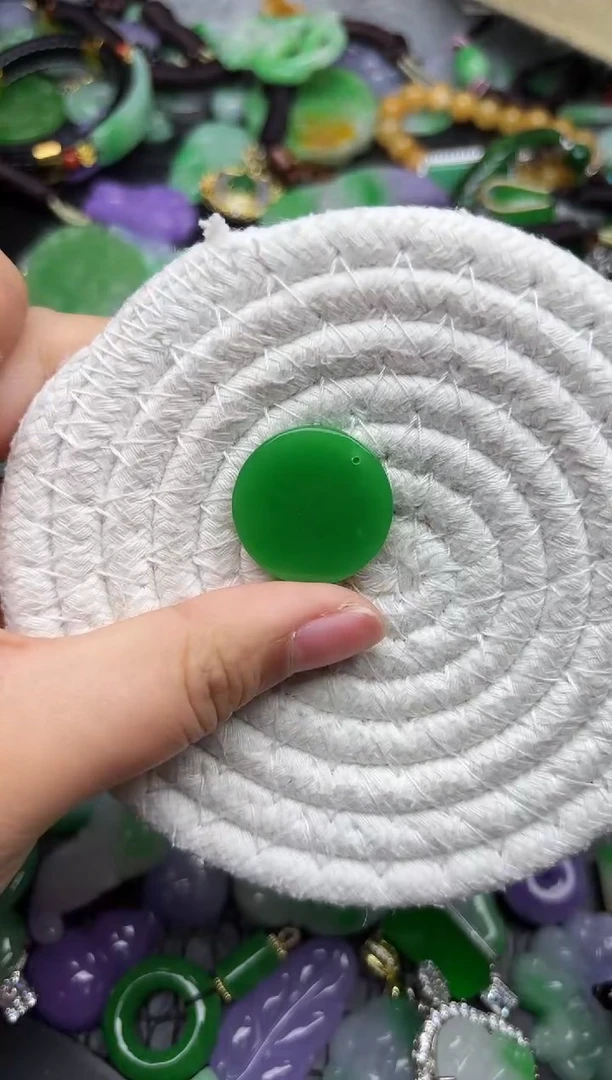 颈饰未镶嵌翡翠缅甸翡翠吊坠