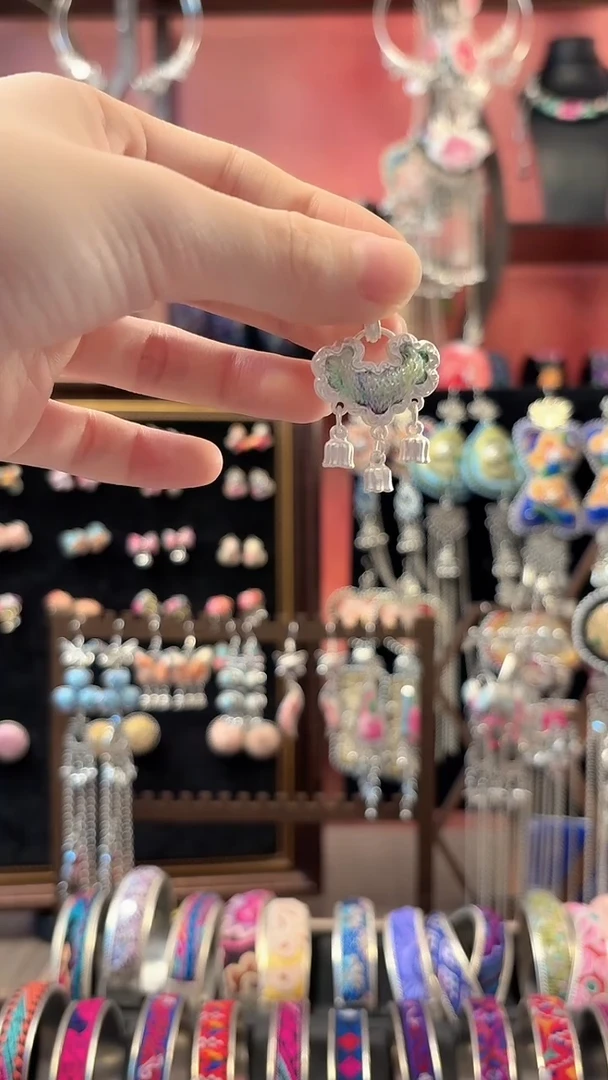 织绣 云织谣民族风精美饰品   154