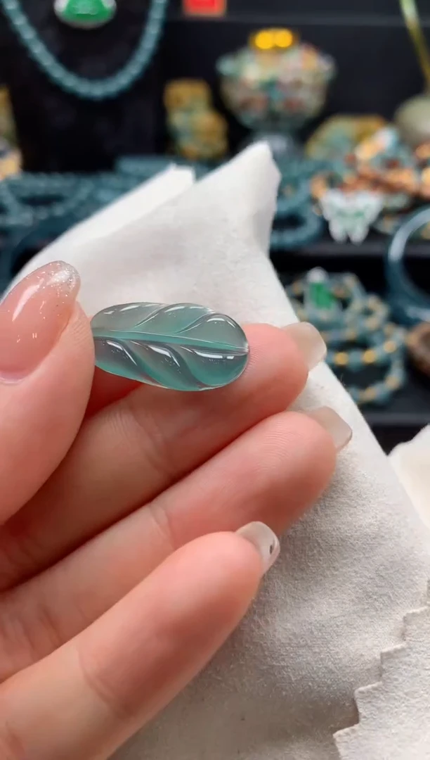 【闪购商品】翡翠颈饰未镶嵌1034972535