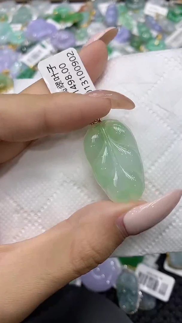 颈饰18K金镶嵌翡翠111111111111