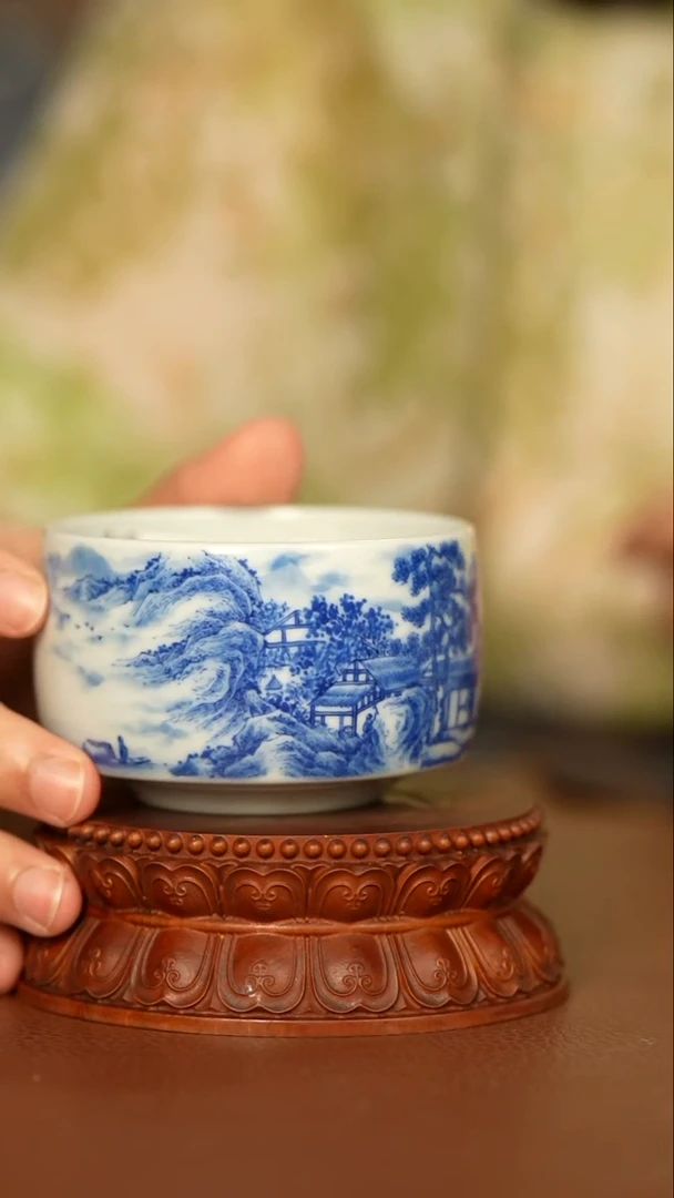云山片玉青花山水禅定杯