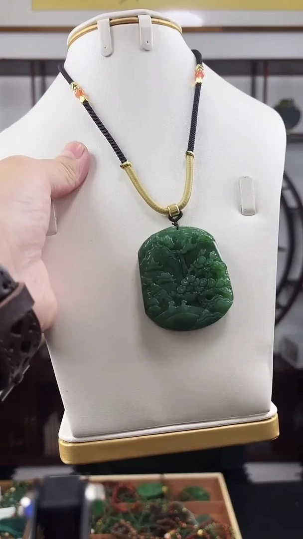 颈饰未镶嵌和田玉1