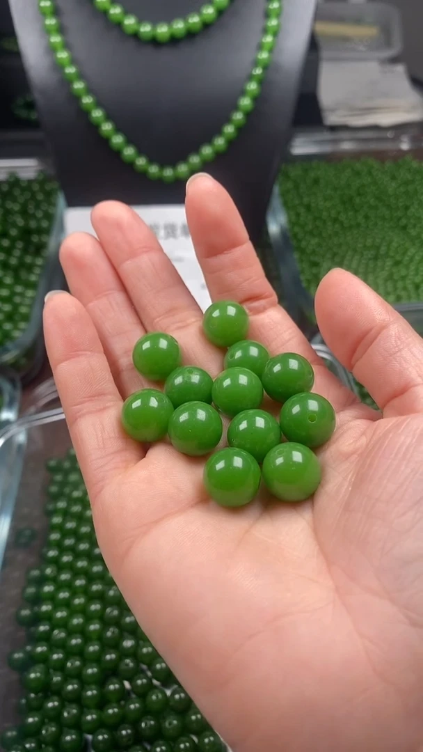 编织品《****》杨绿色卡12珠子22颗