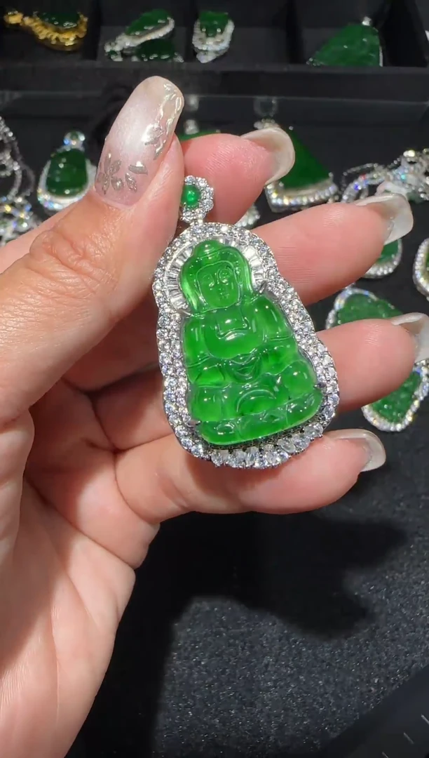 【闪购商品】翡翠吊坠(赠链)未镶嵌多样性发货拍一发一