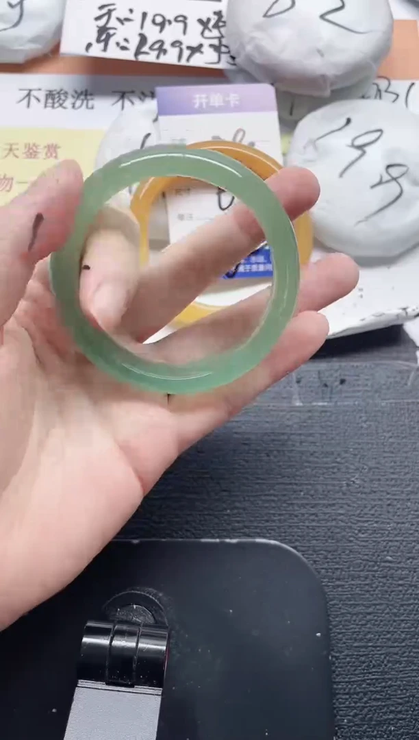 未镶嵌手镯石英质玉25-56