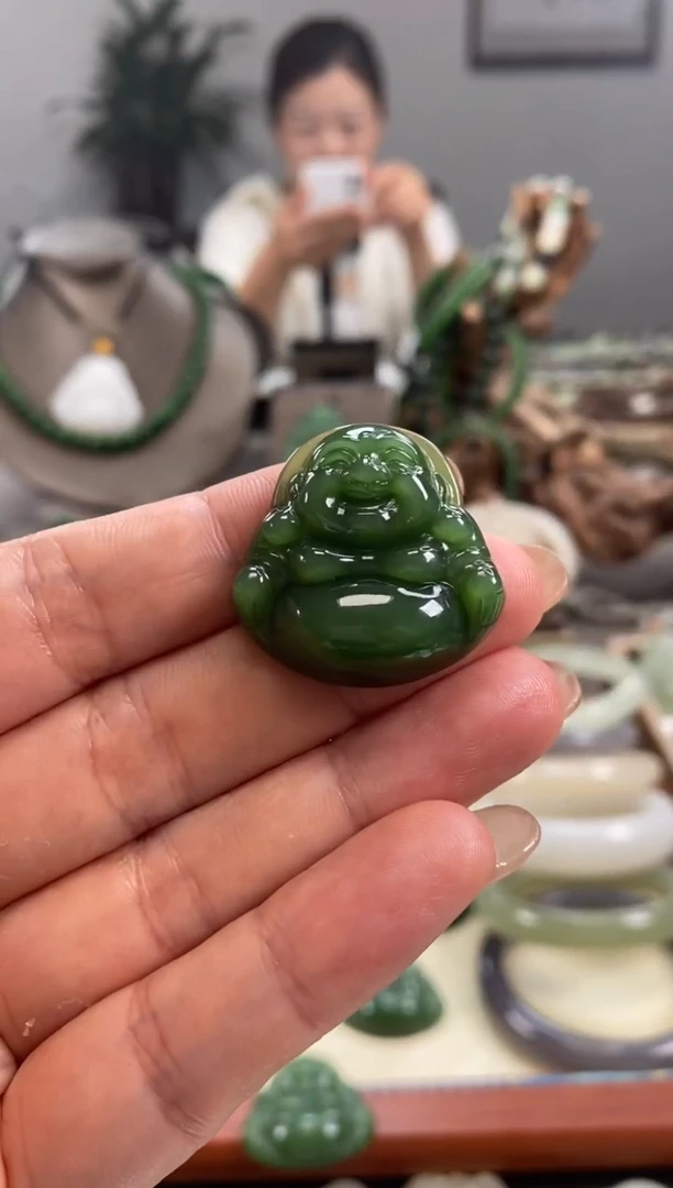 和田玉（碧玉）未镶嵌颈饰精品碧玉佛公
