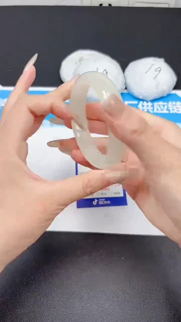 未镶嵌手镯石英质玉54/57