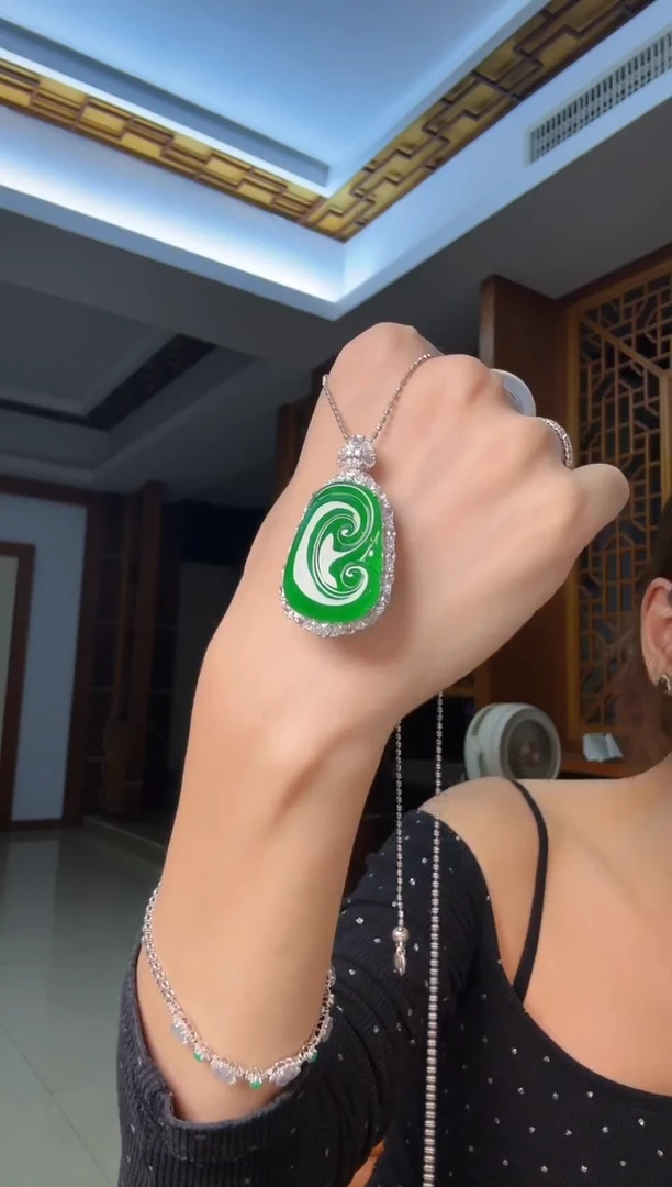 吊坠(不含链)18K金镶嵌翡翠源天然翡翠吊坠