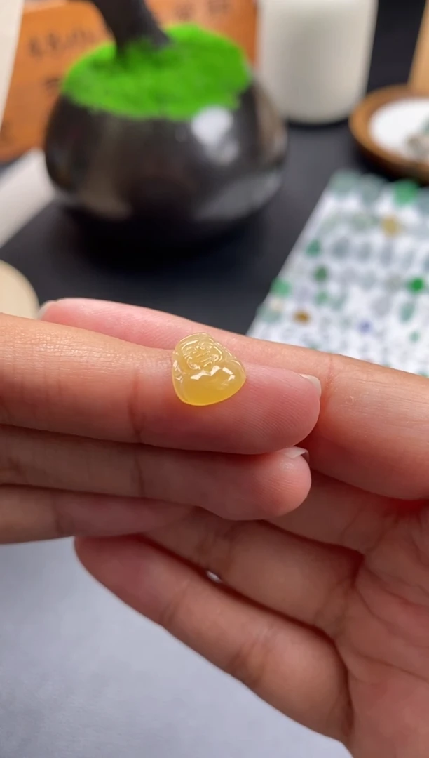 颈饰未镶嵌翡翠翡翠冰黄翡裸石