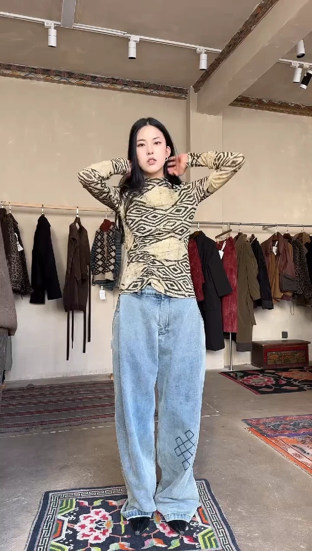 KWC26FW米黄色图腾打底L