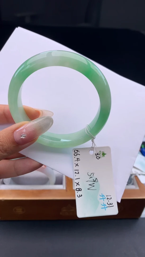 未镶嵌手镯翡翠翡翠自带#送人#，假一赔三