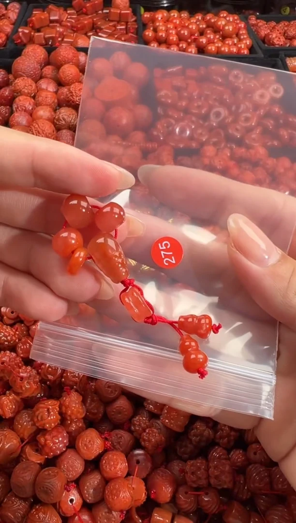 南红玛瑙未镶嵌颈饰1