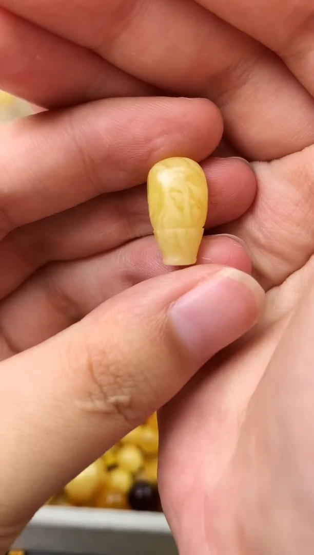 未镶嵌琥珀珠宝奇石22