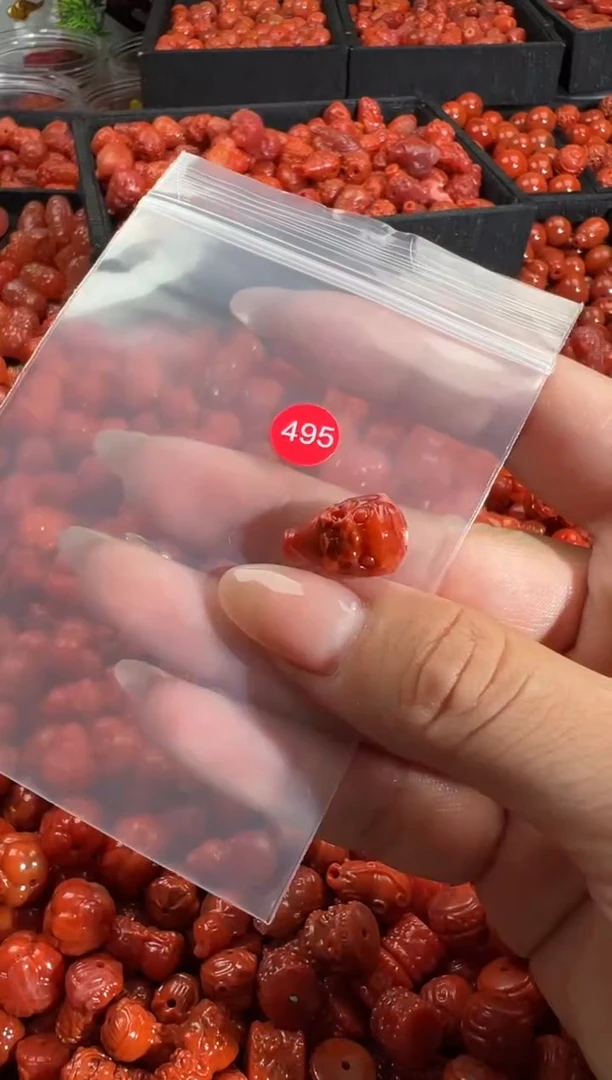 颈饰未镶嵌南红玛瑙1